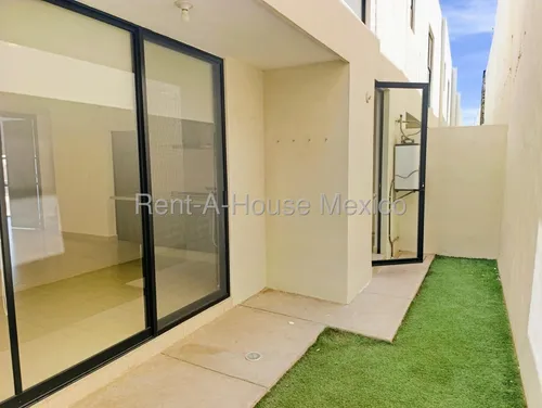 Se Renta Casa En Zibata Condominio Ankara Ofrece 3 Recamara Una En Pb Qh25-2527