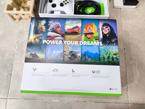 Consola Xbox Series S Digital 512gb + Baterías Recargables Blanco (Reacondicionado)