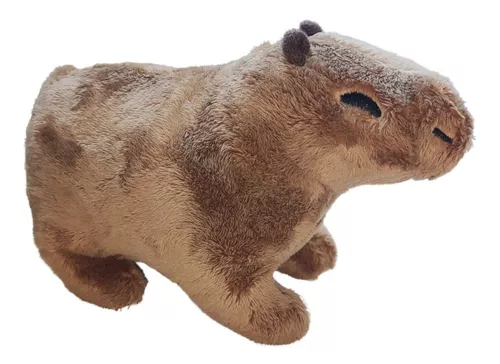 Feche realista de uma capivara bebê