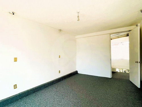 Casa En Venta En San Lorenzo La Cebada 4 Recámaras