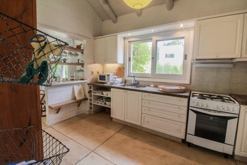 Casa En Venta De 3 Dormitorios En Laguna Blanca