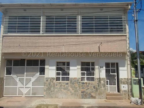 Casa En Venta En Urb. Los Overos, Turmero 22-13493 Jcm