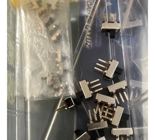 Switch Deslizante 3 Pines 11x8x3mm Sw-3301d ***