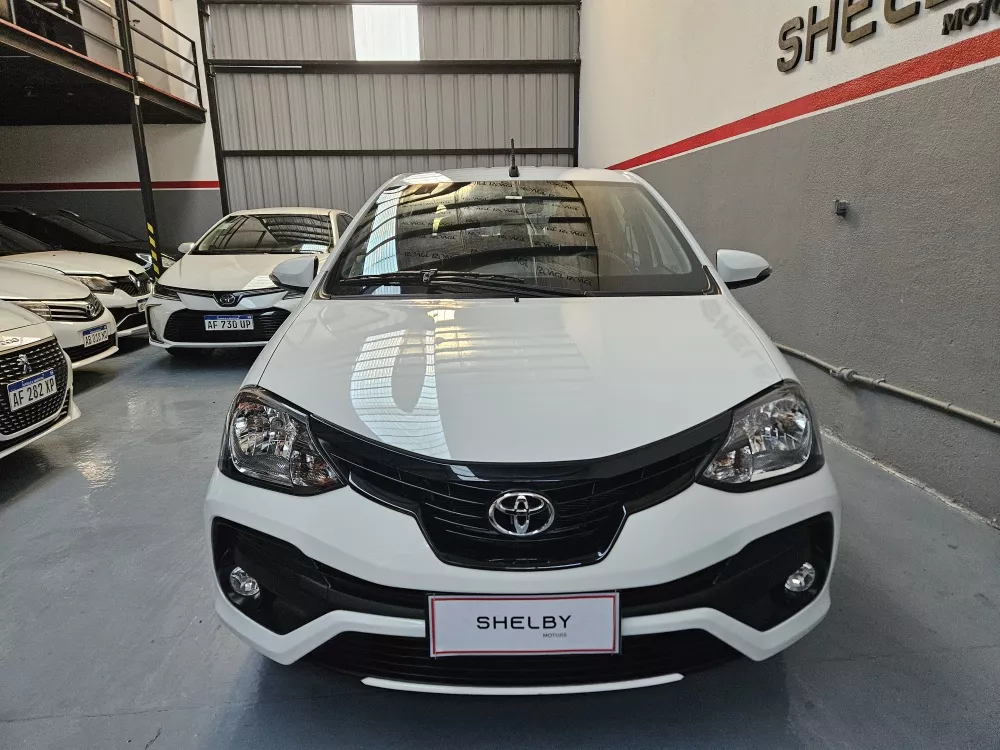 Toyota Etios 1.5 Sedan Platinum At