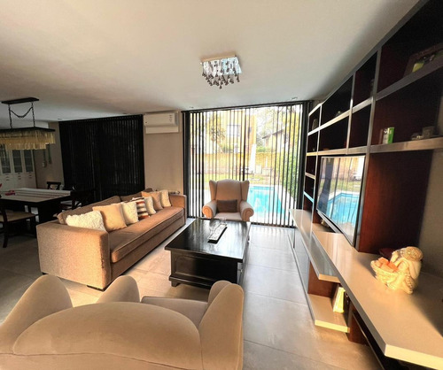 Imagen 4 de 18 de Casa - Barrio Parque Leloir