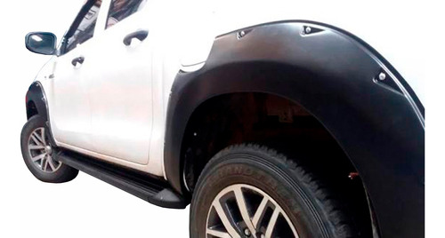 Fenders  Negros Toyota Hilux Revo 16-18 Con Agujeros