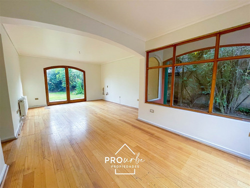 Casa En Venta De 5 Dorm. En Las Condes