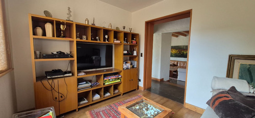 Casa Sólida Con Amplio Jardín En Las Brisas De Santo Domingo