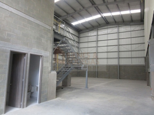 Bodegas En Arriendo Copacabana 643-2924
