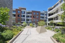 Comprar Lindo Y Amplio Dúplex, Con Jardín Y Terraza