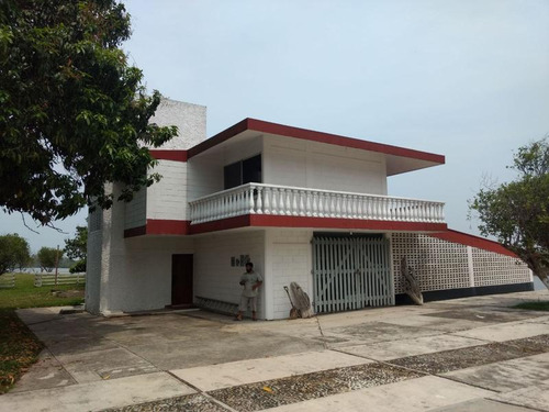 Venta Finca 1.1 Hectáreas 8 Recamaras En Tamiahua, Veracruz.
