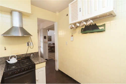 Venta Casa Parque Chas 4 Ambientes Cochera Patio