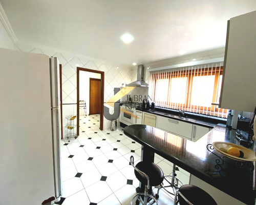 Imagem 10 de 30 de Charmoso Sobrado À Venda No San Conrado, Com 318 M² De Construção E 480 M² De Terreno. - C006376 - 70805164