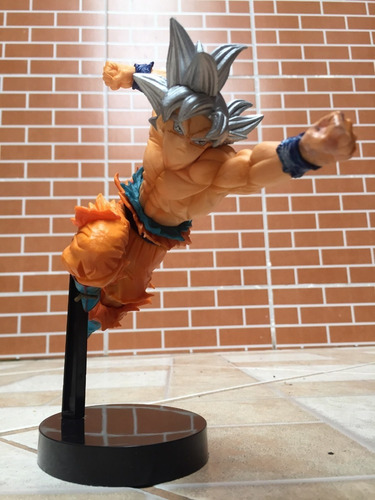 Figura Dragon Ball Z Goku Super Saiyan Ultra Instinto 24 Cm