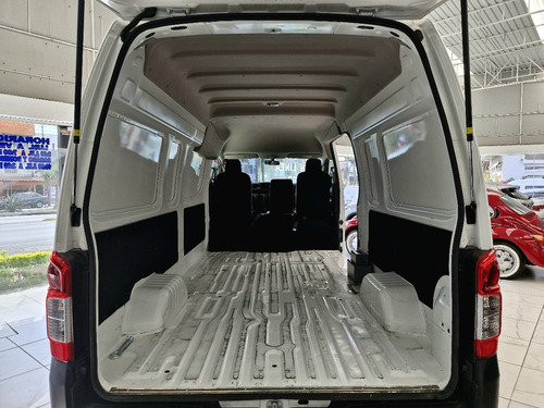 Nissan Urvan 4p Amplia L4/2.5 Man A/A P/Seg