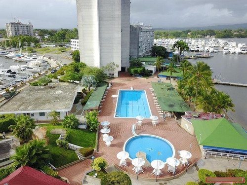 Imagen 2 de 8 de Accion De Bahia De Los Piratas Con Puesto Y Lancha Santos
