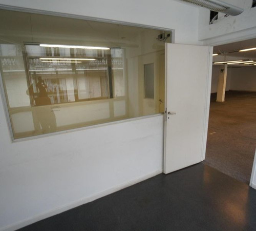 Oficina En Alquiler En El Centro. Muy Buen Piso De 230 M2