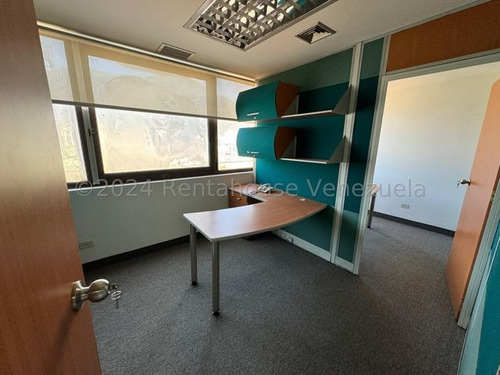 Oficina Amoblada Y Con Excelente Distribución Amoblada En Alquiler Ccct Caracas