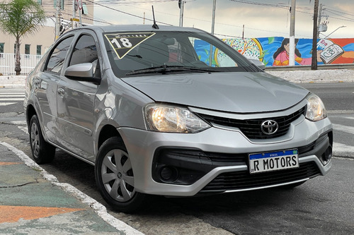 Toyota Etios Sedán 1.5 16v Xs 4p