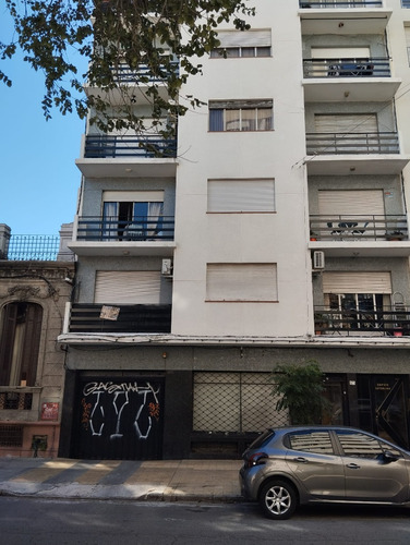 Vendo Amplio Apartamento, 60m2 En Pablo De María Y Chana