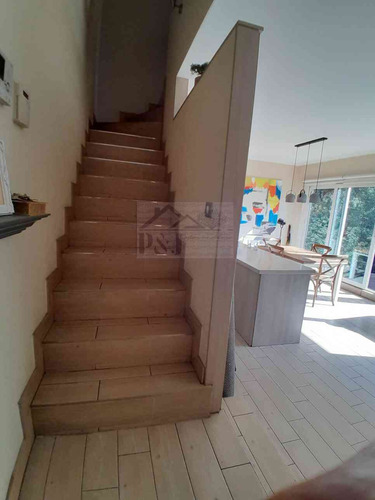 Excelente Casa Estilo Townhouse De 3 Niveles, En Providencia