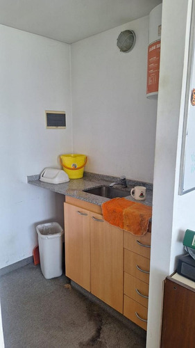 Oficinas Y Lote Cocheras 21 Cub Polo Uno Pilar