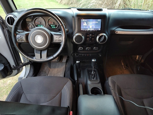 Imagen 9 de 16 de Jeep Wrangler 2017 3.6 Rubicon 284hp Atx