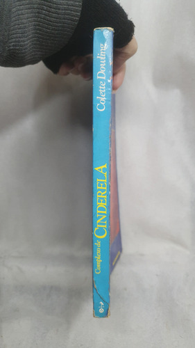 Livro Complexo De Cinderela - Colette Dowling - Ed. Melhoramentos (Usado)