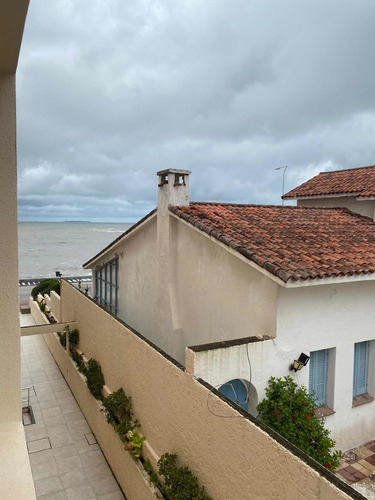 Se Vende Apartamento Frente Al Mar De 2 Dormitorios