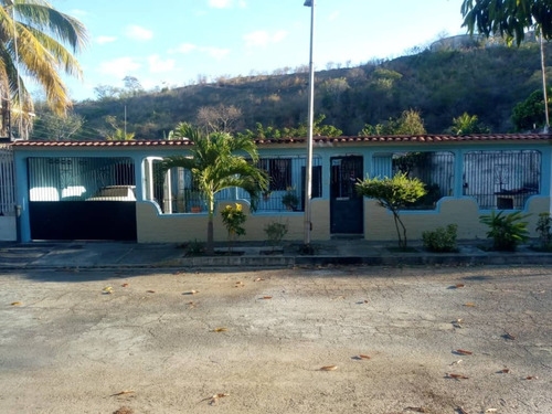 Vera Casa Inmobiliaria Vende Casa En La Camachera San Joaquín L/firma Lp-1