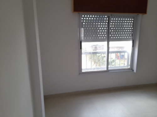 Alquilo Depto 2 Ambientes Tipo Duplex Laferrere Centro