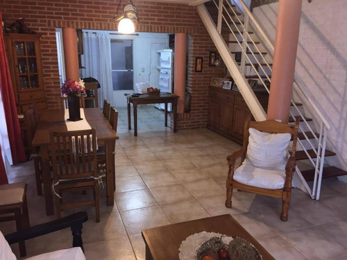 Imagen 6 de 13 de Duplex 4 Amb La Celia Rio Juramento 300 Lote 20x40 Con Renta