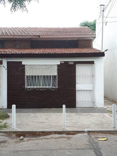 Casa  En Venta Ubicado En Berazategui,  G.b.a. Zona Sur