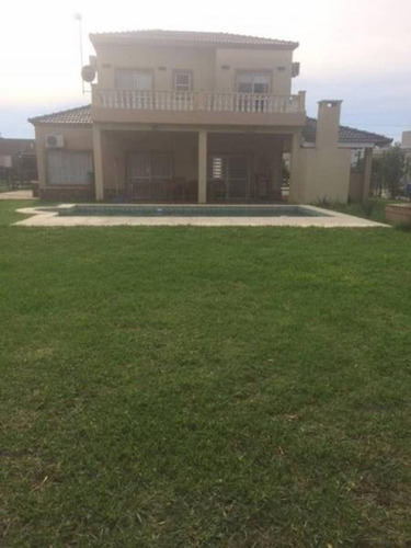 Imagen 2 de 14 de Oportunidad!!! Casa A La Venta En San Francisco Villanueva Lote Interno Con Pileta. 3 Dormitorios.