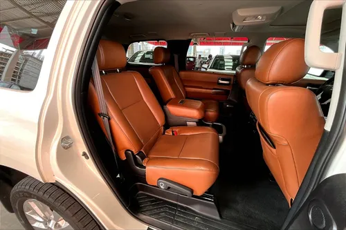 Toyota Sequoia 5.7 Plinum V8 At