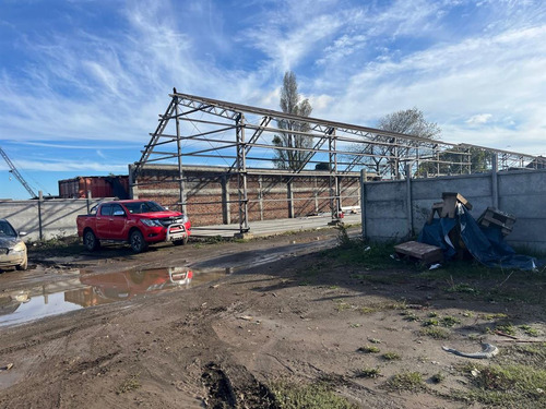 Arriendo Estupendas Bodegas De 200m2 En Jaime Repullo Thno.
