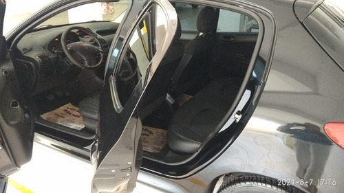 Imagem 4 de 8 de Peugeot 206 2008 1.4 Presence Flex 5p