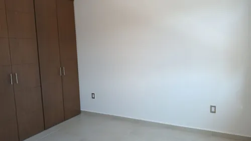 Venta De Casas En El Encino, Pasillo Lateral, Estudio O 4ta Rec En Pb, Lujo