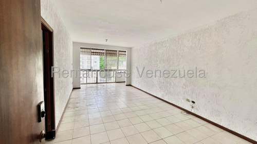 Apartamento En Venta En Colinas De Bello Monte, Piso Medio 105m², 3h, 2b, 0p, Mls #26-372 Excelente Oportunidad De Inversión. Apto Para Remodelar, Buena Opción En Relación Precio-m2 / Isabel Gómez