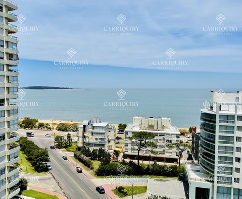 Alquiler Anual, Apartamento De 3 Dormitorios En Playa Mansa Con Vista Al Mar