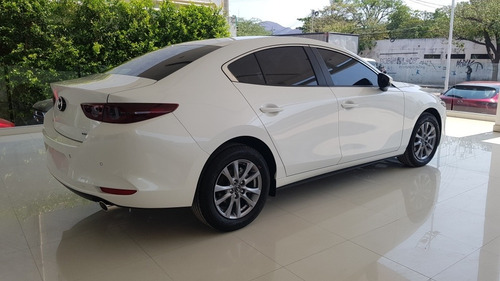 Mazda 3 Touring 2.0 Automático Blanco N P