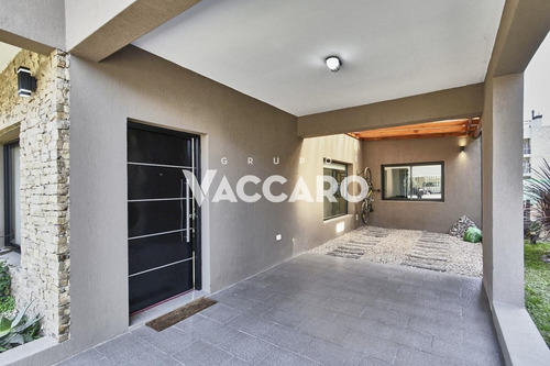 Imagen 3 de 30 de Casa Venta - Maria Eugenia Residences