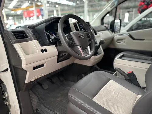 Toyota Hiace 2.7 ventanas 12 pasajeros