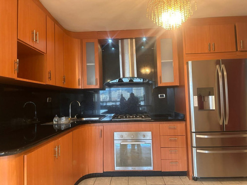 Hermoso Apartamento Remodelado Y Amoblado En Charallave, En Pleno Centro. (a.v)