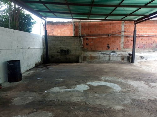 Imagen 2 de 4 de Local En Alquiler Ideal Para Instalar Taller Mecánico O Electroauto