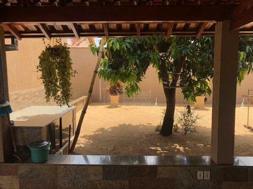 Imagem 6 de 6 de Venda De Casas / Padrão Na Cidade De Araraquara 10802
