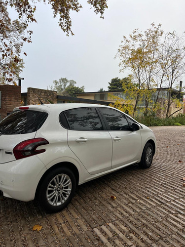 Peugeot 208 1.6 Allure