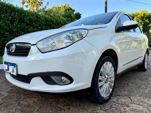 Fiat Grand Siena 1.6 16v Essence Flex 4p