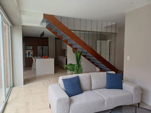 Alquiler/pb/duplex/ La Castellana/150m2/tza-70m2/ 2h-3b-2pe