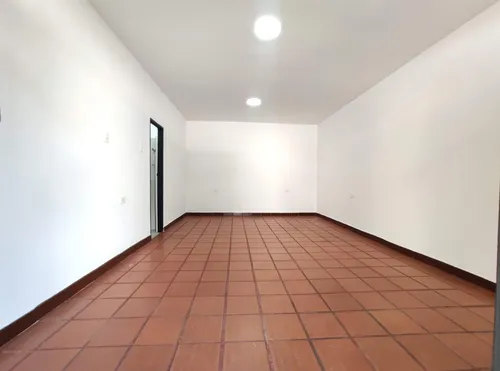 Local En Arriendo En San Martin. Cod A26334